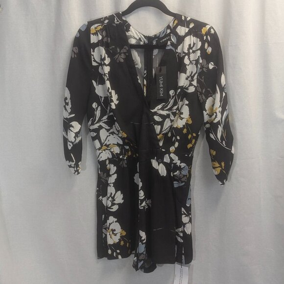 NWT Yumi Kim Size Medium Black Floral Romper - Picture 1 of 16